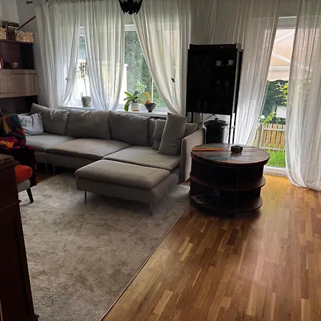 Cosy House With Forest View Hébergement de vacances *